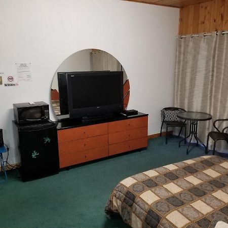 All Star Resort Madawaska Экстерьер фото
