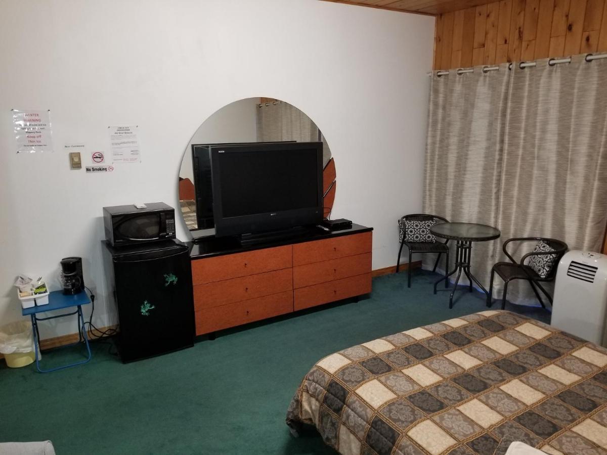 All Star Resort Madawaska Экстерьер фото