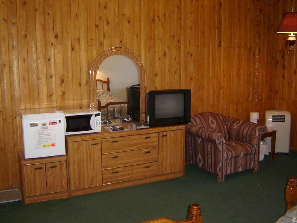 All Star Resort Madawaska Экстерьер фото