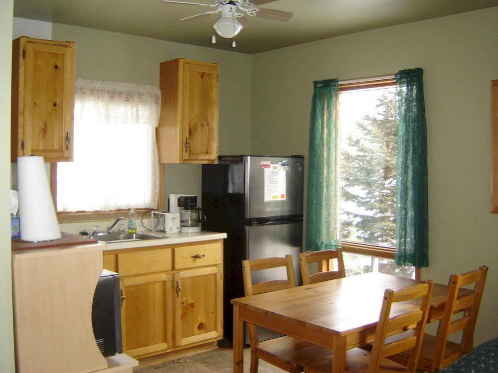 All Star Resort Madawaska Экстерьер фото
