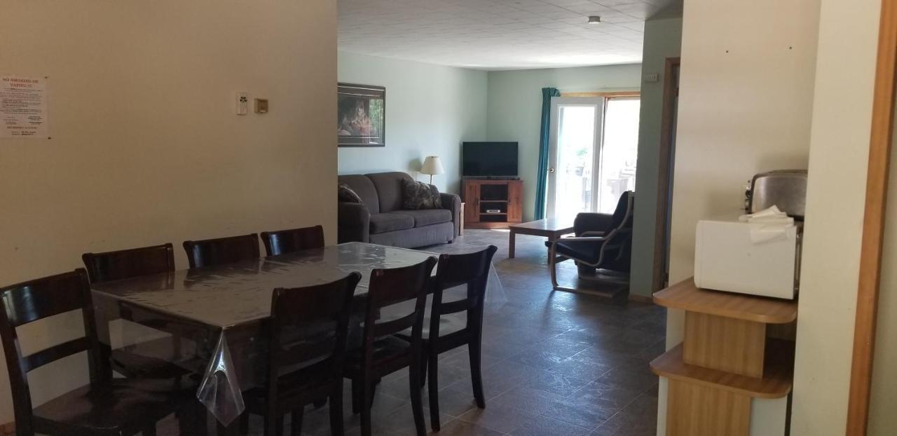 All Star Resort Madawaska Экстерьер фото