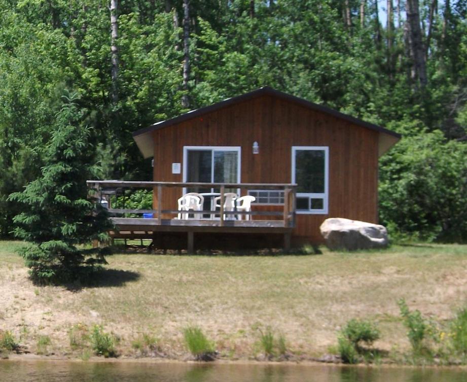 All Star Resort Madawaska Экстерьер фото